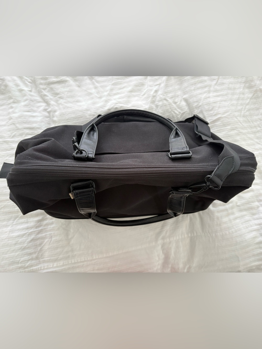 Beis Classic Weekender Bag Black Standard Size - Picture 2 of 9